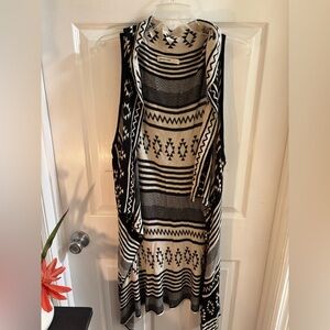 Origami by Vivien Women's Black and Beige Southwestern Patterned Long Vest, Sz M
